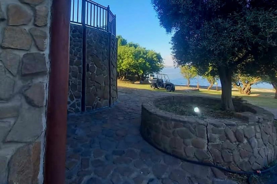 7 Bedroom Property for Sale in Oranjeville Free State